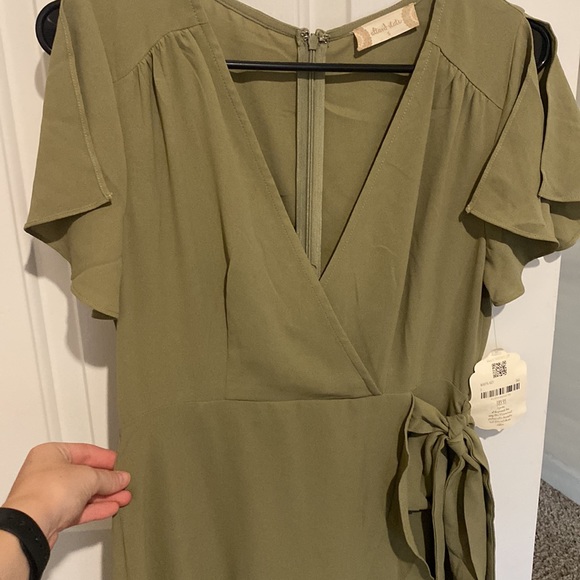 Olive green perfect wedding guest dress - Picture 3 of 3